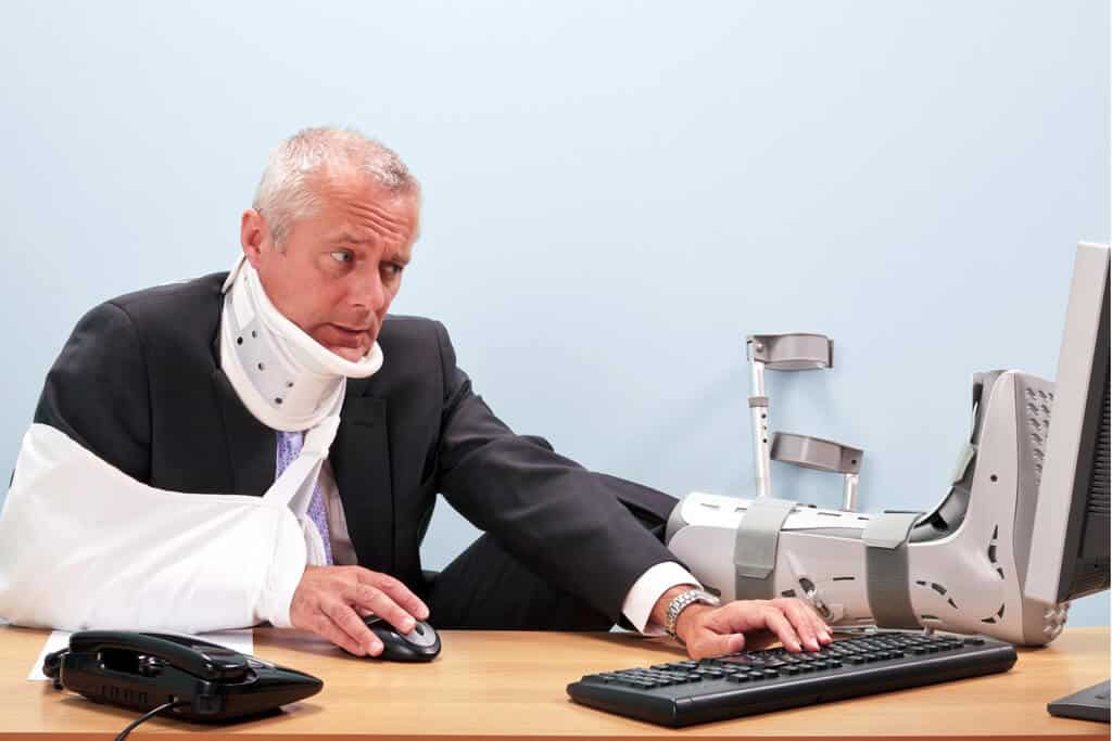 injured business man
